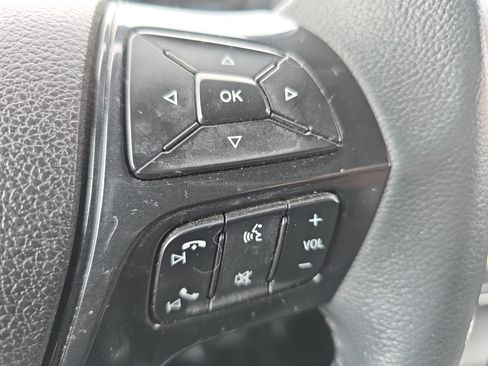 Used 2018 Ford Explorer XLT w/ Equipment Group 202A image 18