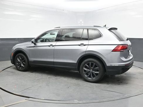 Used 2022 Volkswagen Tiguan SE FWD image 4