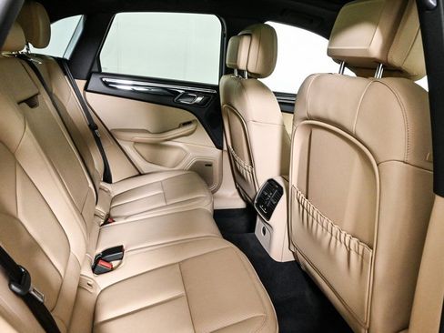 Used 2026 Porsche Macan image 23