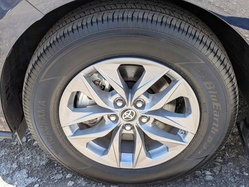 Certified 2024 Toyota Sienna LE AWD/4WD image 10
