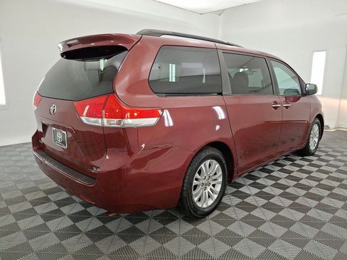 Used 2012 Toyota Sienna XLE w/ XLE Navigation Pkg image 25
