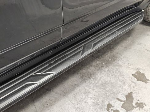 Used 2024 GMC Yukon XL SLE image 10