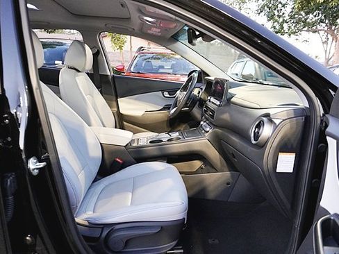 Certified 2023 Hyundai Kona Limited image 11