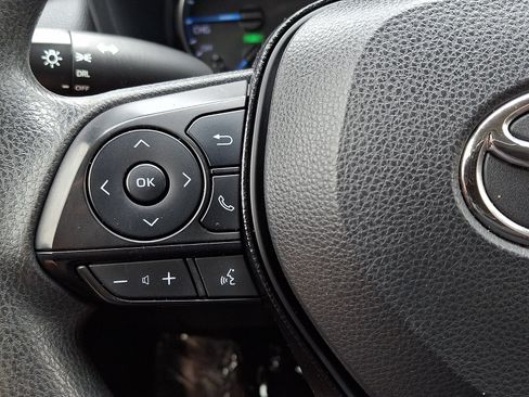 Used 2020 Toyota RAV4 LE AWD/4WD image 20