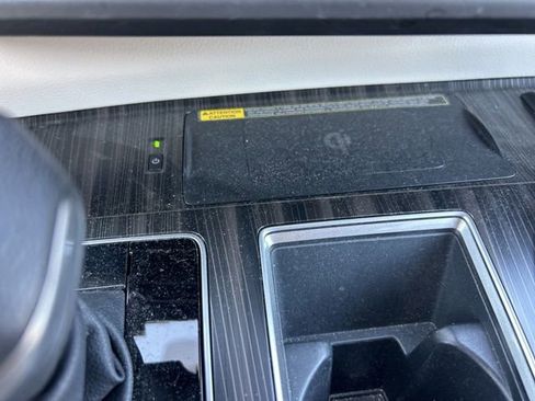 Used 2023 Toyota Sienna Platinum image 24