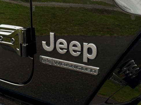 Used 2021 Jeep Wrangler Unlimited Sport image 58