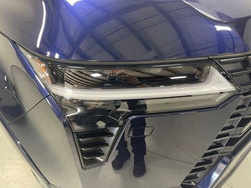 Used 2025 Lexus GX 550 w/ Accessory Package (2T) image 10