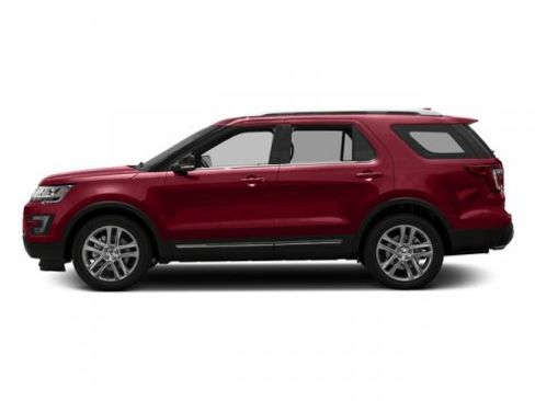 Used 2016 Ford Explorer XLT image 3