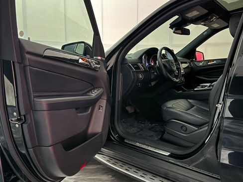 Used 2018 Mercedes-Benz GLS 450 4MATIC w/ Premium Package image 16