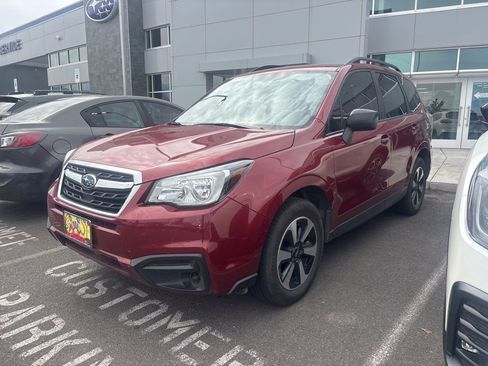 Used 2017 Subaru Forester 2.5i w/ Alloy Wheel Package AWD/4WD image 1
