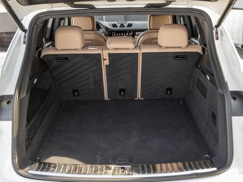 Used 2023 Porsche Cayenne Platinum Edition AWD/4WD image 31