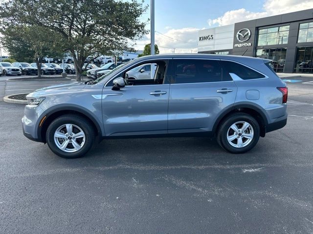 Used 2023 Kia Sorento LX AWD/4WD image 2