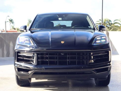 Certified 2024 Porsche Cayenne Coupe image 6