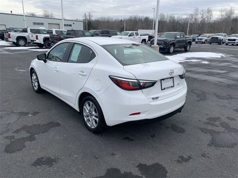 Used 2016 Scion iA image 6