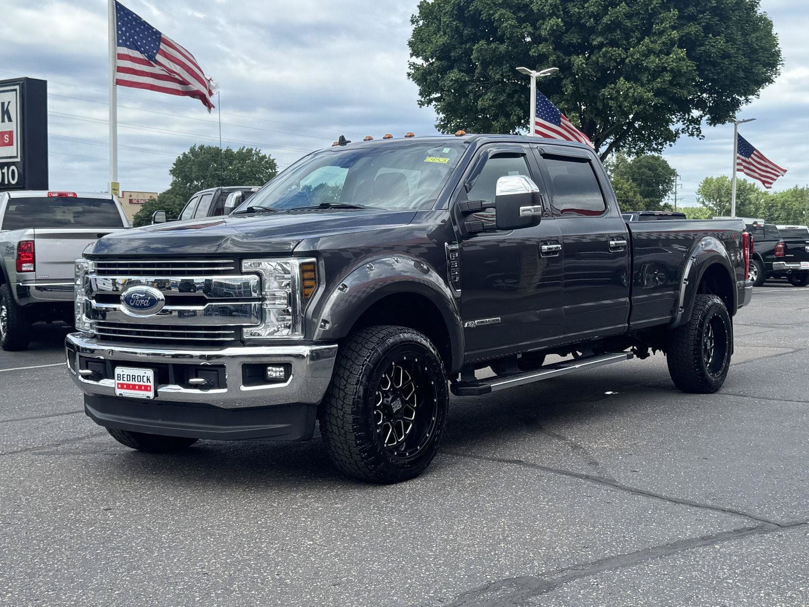 Used 2019 Ford F350 Lariat w/ Lariat Ultimate Package AWD/4WD image 3