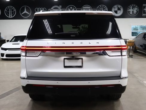 Used 2023 Lincoln Navigator Reserve RWD image 4