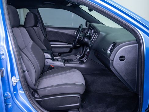 Used 2015 Dodge Charger SXT image 10