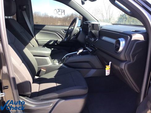 Used 2025 Chevrolet Colorado LT w/ Advanced Trailering Package image 19