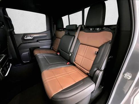 Used 2025 Chevrolet Silverado 1500 High Country w/ Technology Package RWD image 28