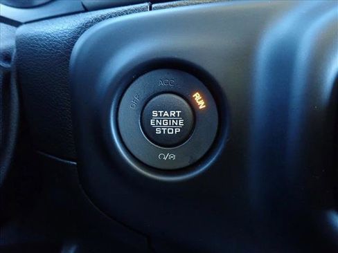 Used 2018 Jeep Wrangler Unlimited Sport S image 24