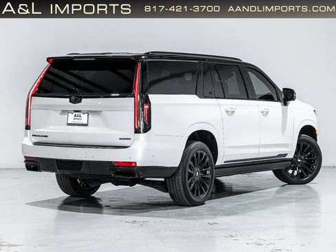 Used 2024 Cadillac Escalade ESV Premium Luxury w/ Performance Package AWD/4WD image 33