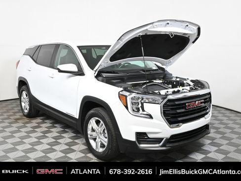 Used 2024 GMC Terrain SLE image 29