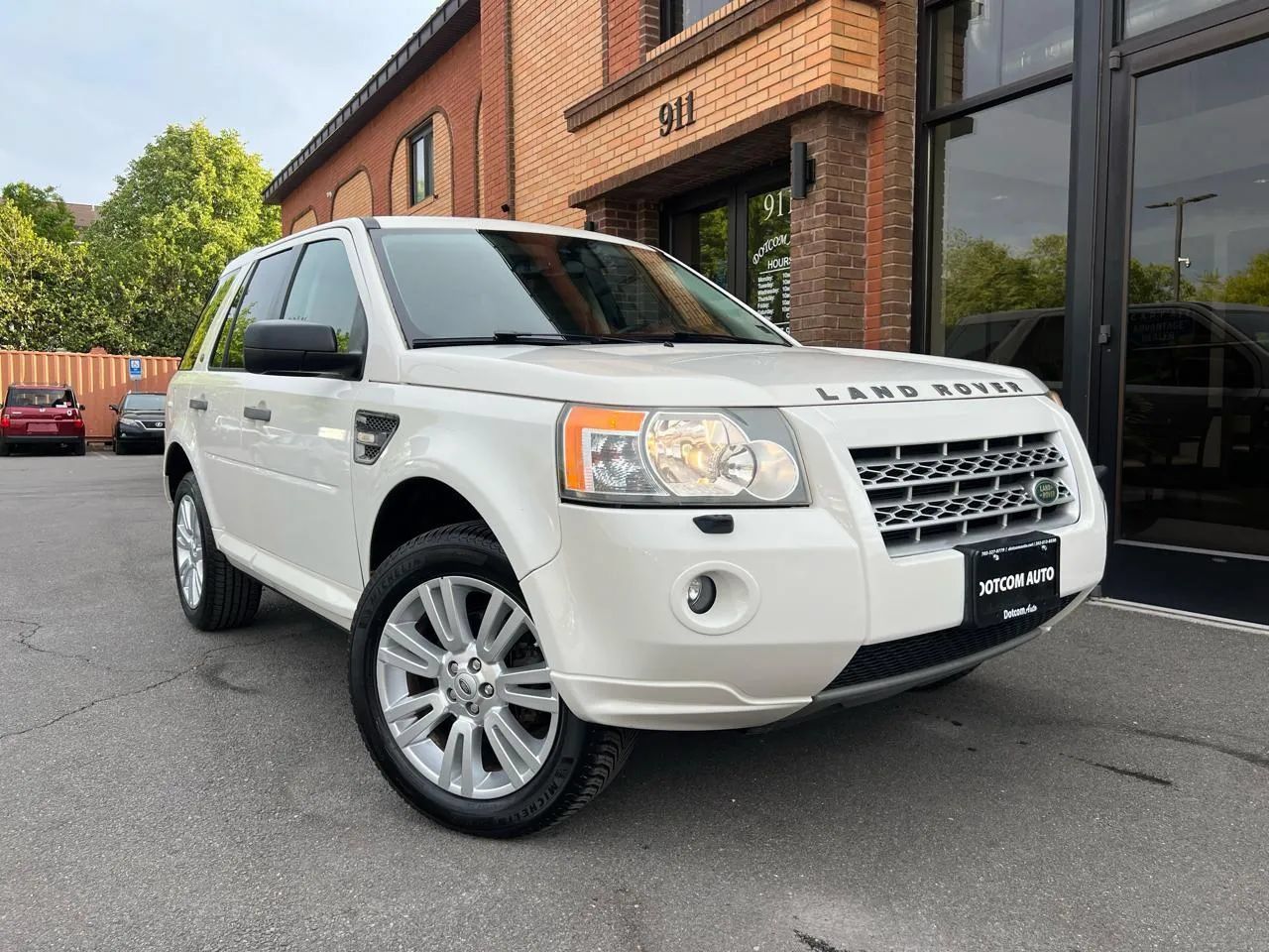 Used 2010 Land Rover LR2 HSE AWD/4WD image 16