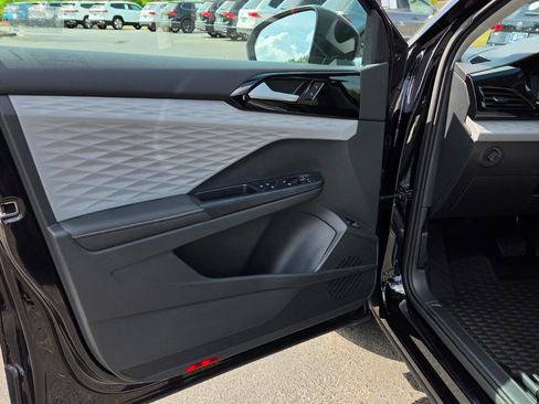 Used 2024 Volkswagen Taos S image 19