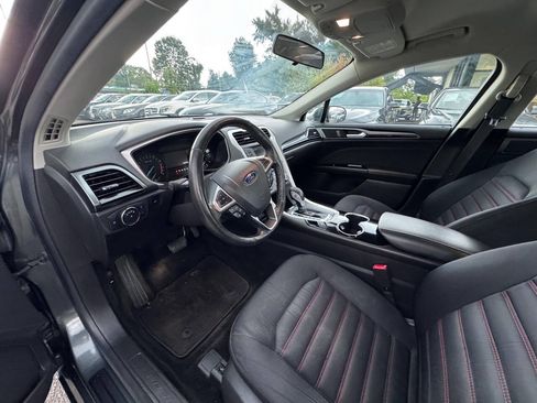 Used 2015 Ford Fusion SE w/ Equipment Group 201A FWD image 9