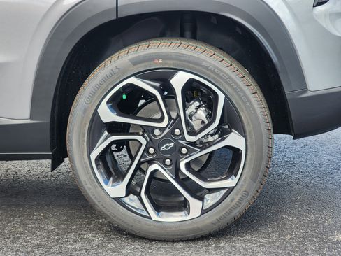 New 2026 Chevrolet Trax RS w/ Sunroof Package FWD image 9