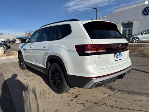 New 2026 Volkswagen Atlas Peak Edition image 3