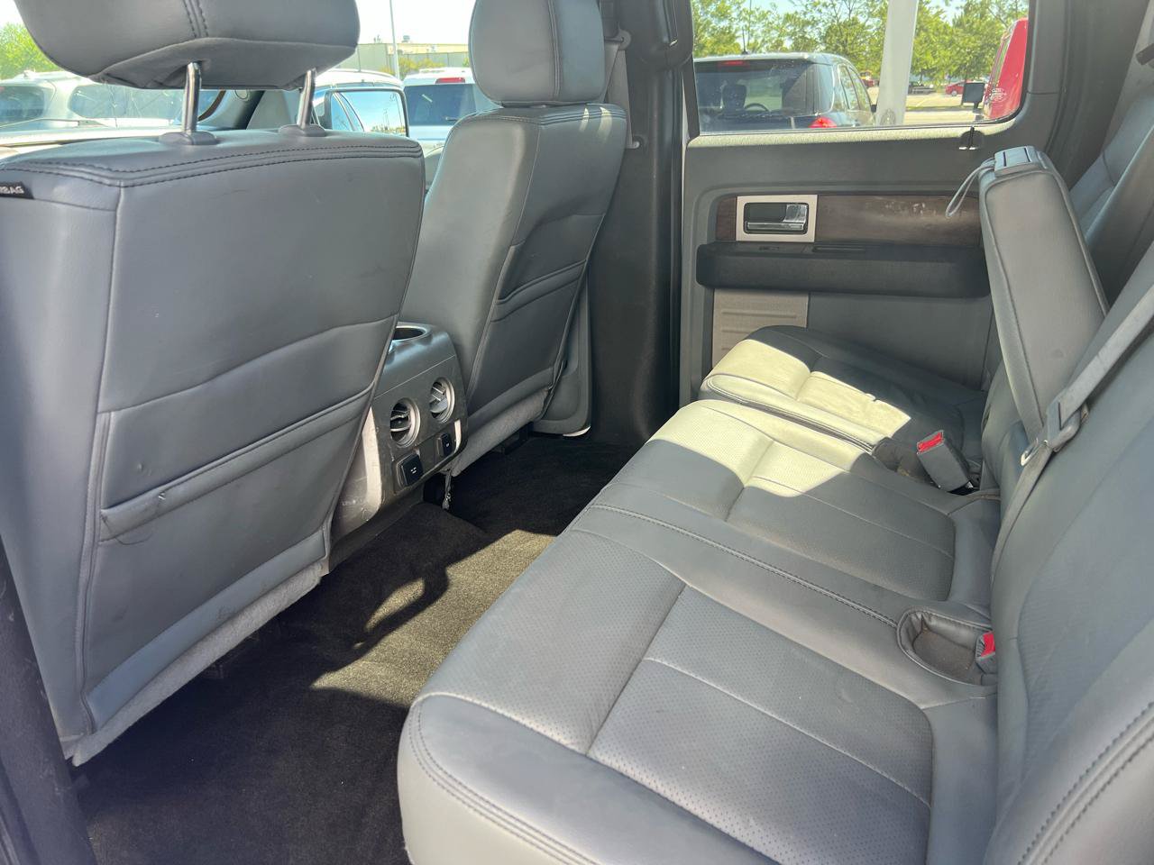 Used 2014 Ford F150 Lariat w/ Equipment Group 502A Luxury AWD/4WD image 17