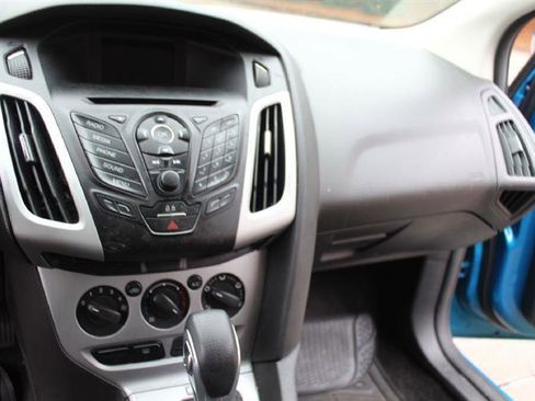 Used 2014 Ford Focus SE FWD image 16