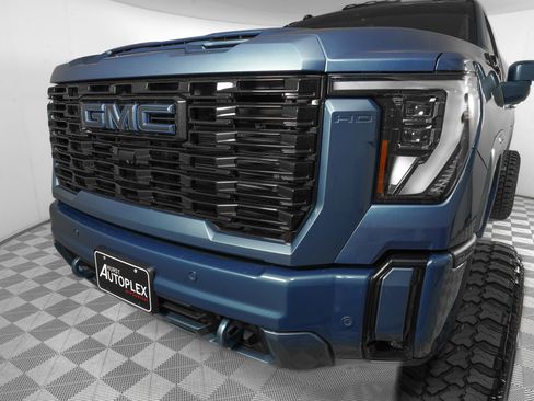 Used 2025 GMC Sierra 2500 Denali Ultimate image 32