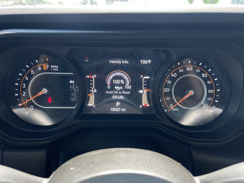 Used 2024 Jeep Gladiator Mojave AWD/4WD image 20
