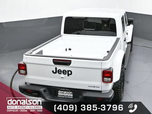 Used 2025 Jeep Gladiator Sport AWD/4WD image 20