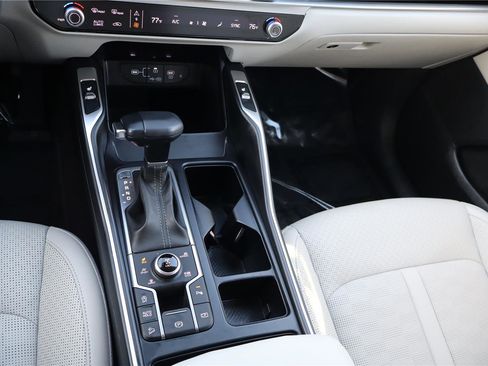 Certified 2025 Kia Sorento S image 22
