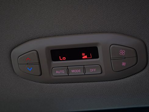 Used 2016 Kia Sedona SX FWD image 23