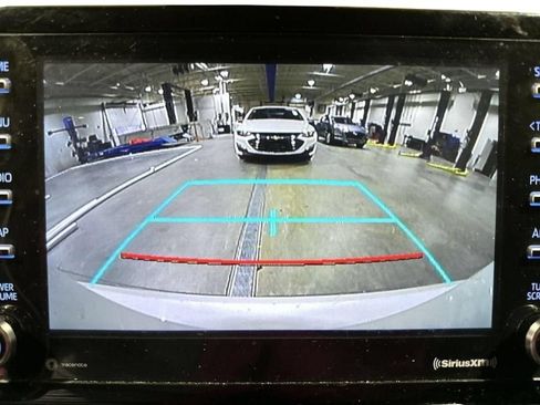 Used 2021 Toyota Corolla SE FWD image 23