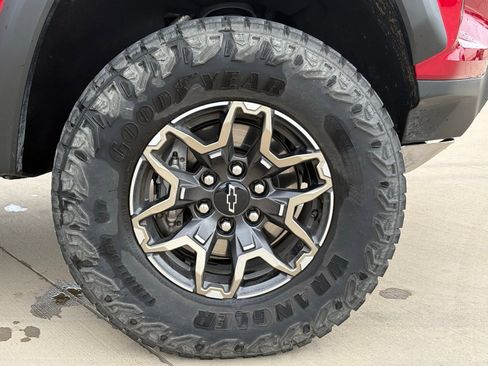 Used 2024 Chevrolet Colorado ZR2 w/ Technology Package image 10