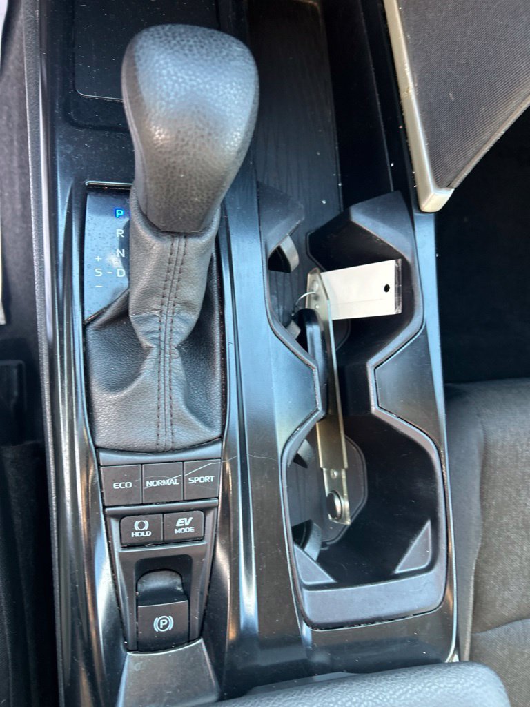 Used 2025 Toyota Camry LE FWD image 30