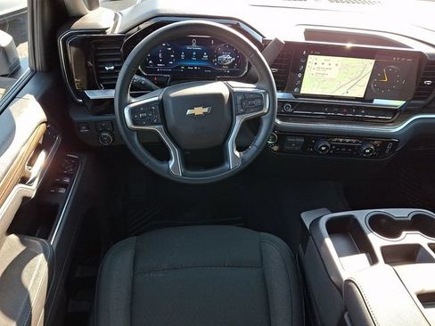 Used 2025 Chevrolet Silverado 2500 LT w/ Convenience Package AWD/4WD image 12