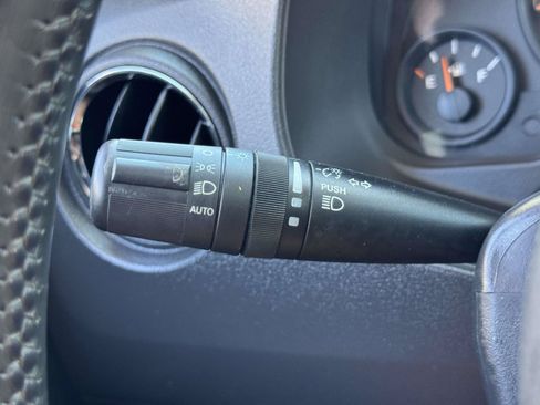 Used 2017 Jeep Patriot Latitude AWD/4WD image 19