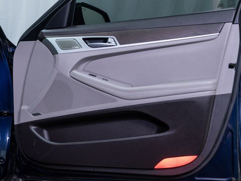 Used 2018 Genesis G80 3.8 w/ Option Group 03 image 9