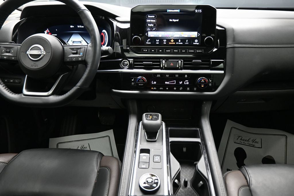 Used 2024 Nissan Pathfinder Platinum AWD/4WD image 19