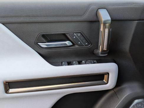 Used 2024 GMC Hummer EV 2X w/ LPO, Sport Package image 15