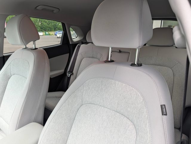 Used 2023 Hyundai Kona SE FWD image 12