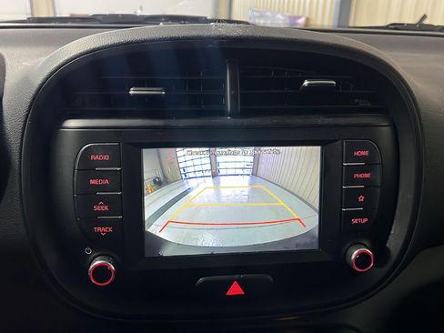 Used 2021 Kia Soul S image 19