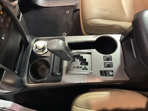 Used 2013 Toyota 4Runner Limited AWD/4WD image 19