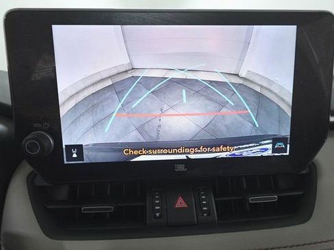 Used 2023 Toyota RAV4 XLE Premium image 17